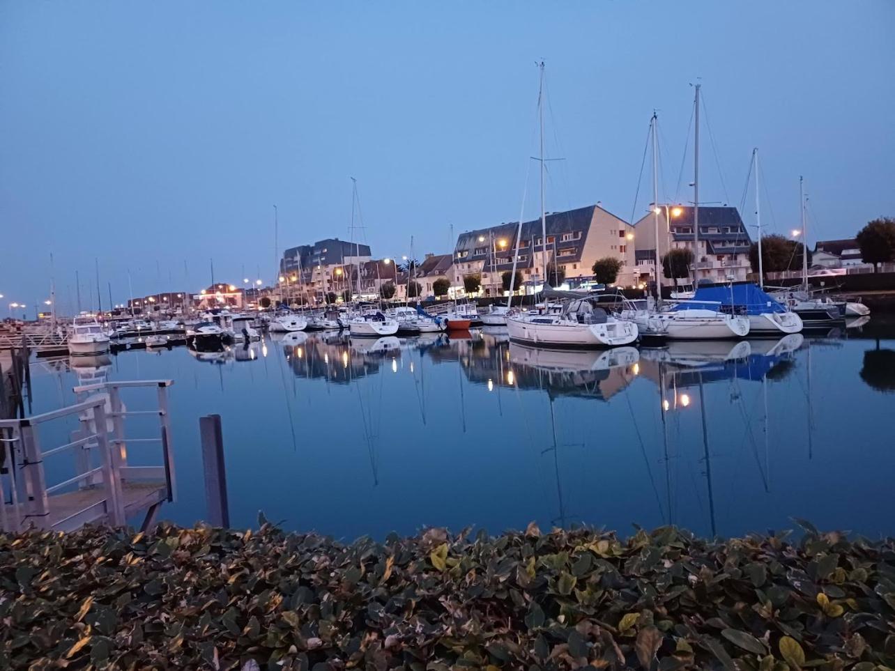 Le 501 F2 De Plain-Pied Avec Terrasse Apartment Courseulles-sur-Mer Exterior photo